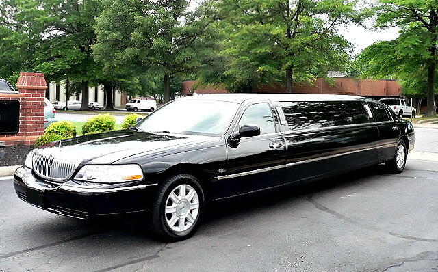 Chandler 8 Passenger Limo